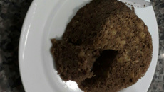 Bolo de caneca de banana e cacau