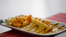 Lasanha de camarão com molho de queijo