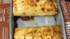 Rocambole de massa de pastel