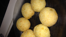 Pão de queijo fácil