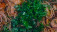 Macarronada com camarão (prática e deliciosa)