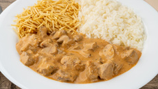 Estrogonofe de carne de soja (sem glúten e sem lactose)