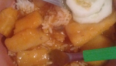 Carne cozida na panela de pressão com aipim