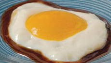 Falso ovo frito doce