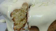 Bolo de laranja com creme de limão