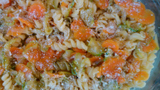 Macarrão com abobrinha e cenoura