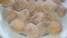 Bolinho de chuva sequinho e delicioso