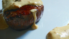 Medalhão ao molho mostarda