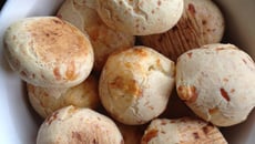 Pão de queijo mineiro