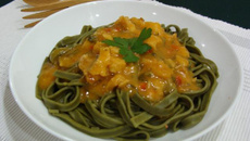 Macarrão ao molho de bobó de bacalhau