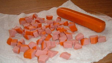 Petisco de salsicha ressecada