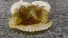 Cupcake de banana caramelizada com buttecream