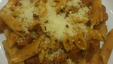 Penne com calabresa