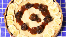 Torta de banana com ameixa e tofú sem açúcar