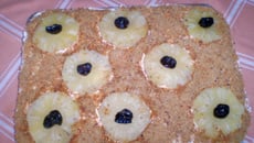 Torta de amendoim com abacaxi