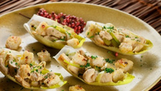 Entrada fria de frango e alho-poró