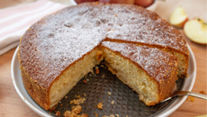 Bolo de maçã sem glúten e sem lactose