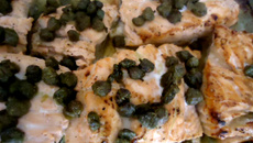 Salmão com molho de alcaparras