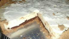 Torta de leite em pó com creme de avelã