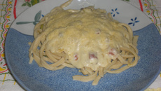 Fettuccine ao Molho de Bacon e Cebola