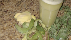 Suco de manga verde com hortelã 