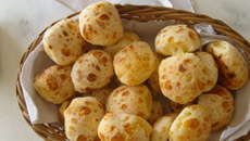 Pão de queijo mineiro