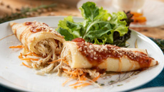 Panqueca de frango desfiado