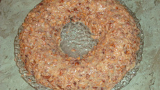 Bolo de milho com queijo e amendoim