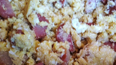 Farofa de linguiça e ovo