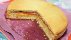 Torta de parmesão recheada com queijo e presunto