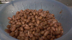 Amendoim salgado de panela de pressão