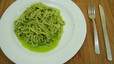 Espaguete ao pesto de couve