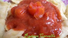 Ravióli caseiro com molho marinara