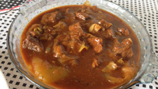 Carne de panela no molho de cerveja preta