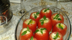 Tomate assado recheado