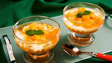 Gelatina de abacaxi com cottage