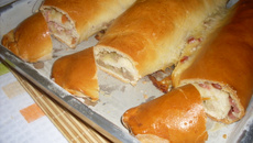 Pão recheado de frios