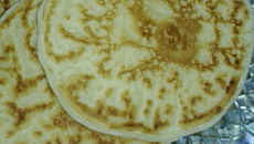 Pão de queijo de frigideira (fácil e rápido)