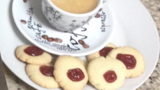 Bolacha amanteigada com goiabada