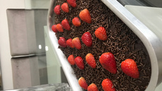 Bolo de prestígio e chocolate gelado 