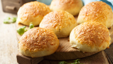 Pãezinhos recheados com creme de queijo