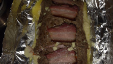 Rocambole de carne recheado