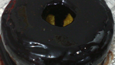 Bolo de cenoura com laranja inteira