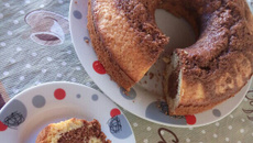 Bolo mesclado de laranja com chocolate