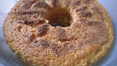 Bolo de maracujá com coco