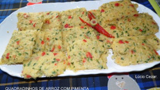 Quadradinhos de arroz com pimenta dedo de moça