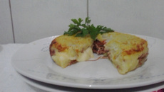 Batata suíça de carne seca