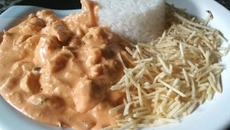 Strogonoffe de frango simples