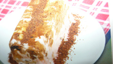 Bolo de panetone com sorvete de ganache