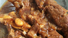 Costela na cerveja preta